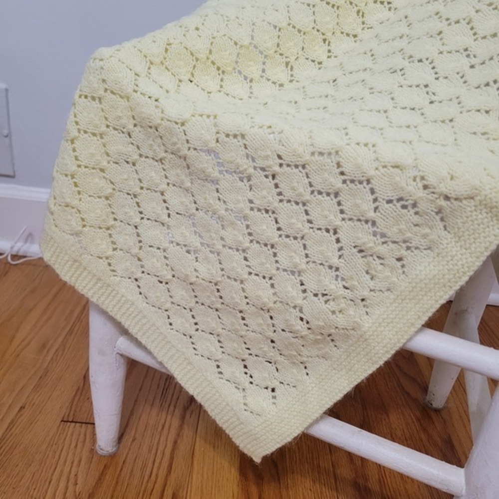 Handmade Yellow Unisex Baby Blanket Knitted Shell Pattern Intricate Unique Gift - Picture 4 of 6